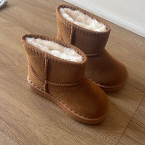 SHEIN Brown Kids Boots with Cozy Lining